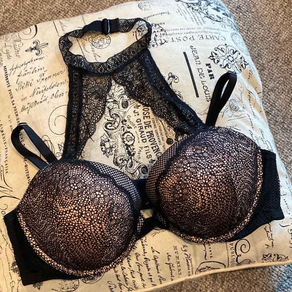 Victoria's Secret Other - Victoria Secret very sexy push up bra with lace halter 40C